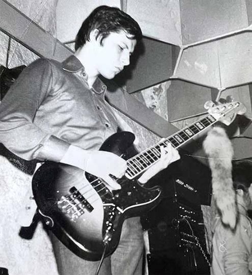 Overmatch-107.jpg - 1976 Rene im Festsaal Schaffhausen