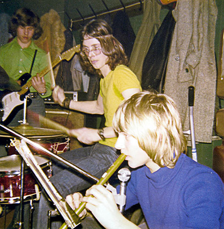 Stefan, Michael, Pit